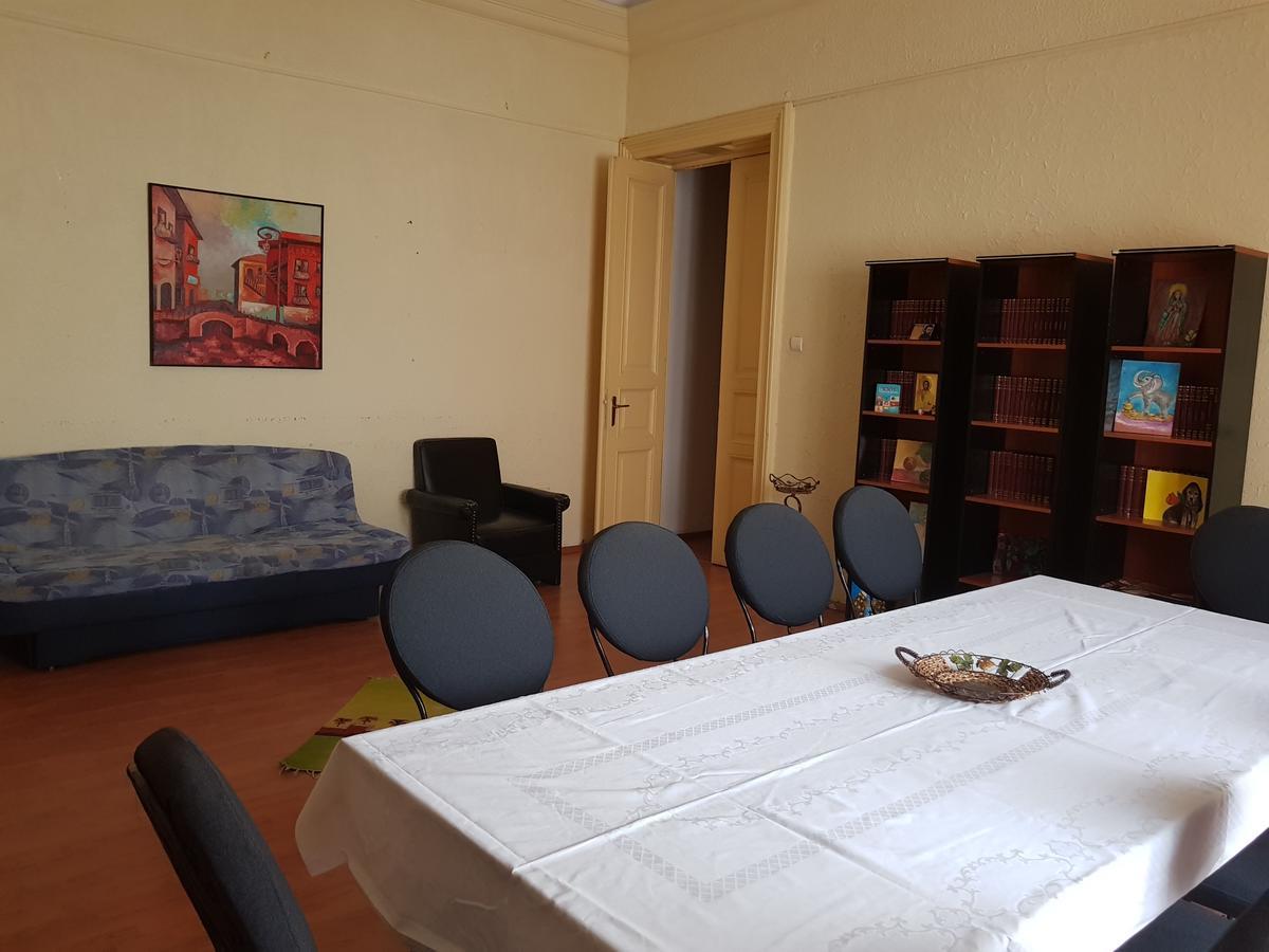 Casa Boiereasca Hostel Krajowa Zewnętrze zdjęcie