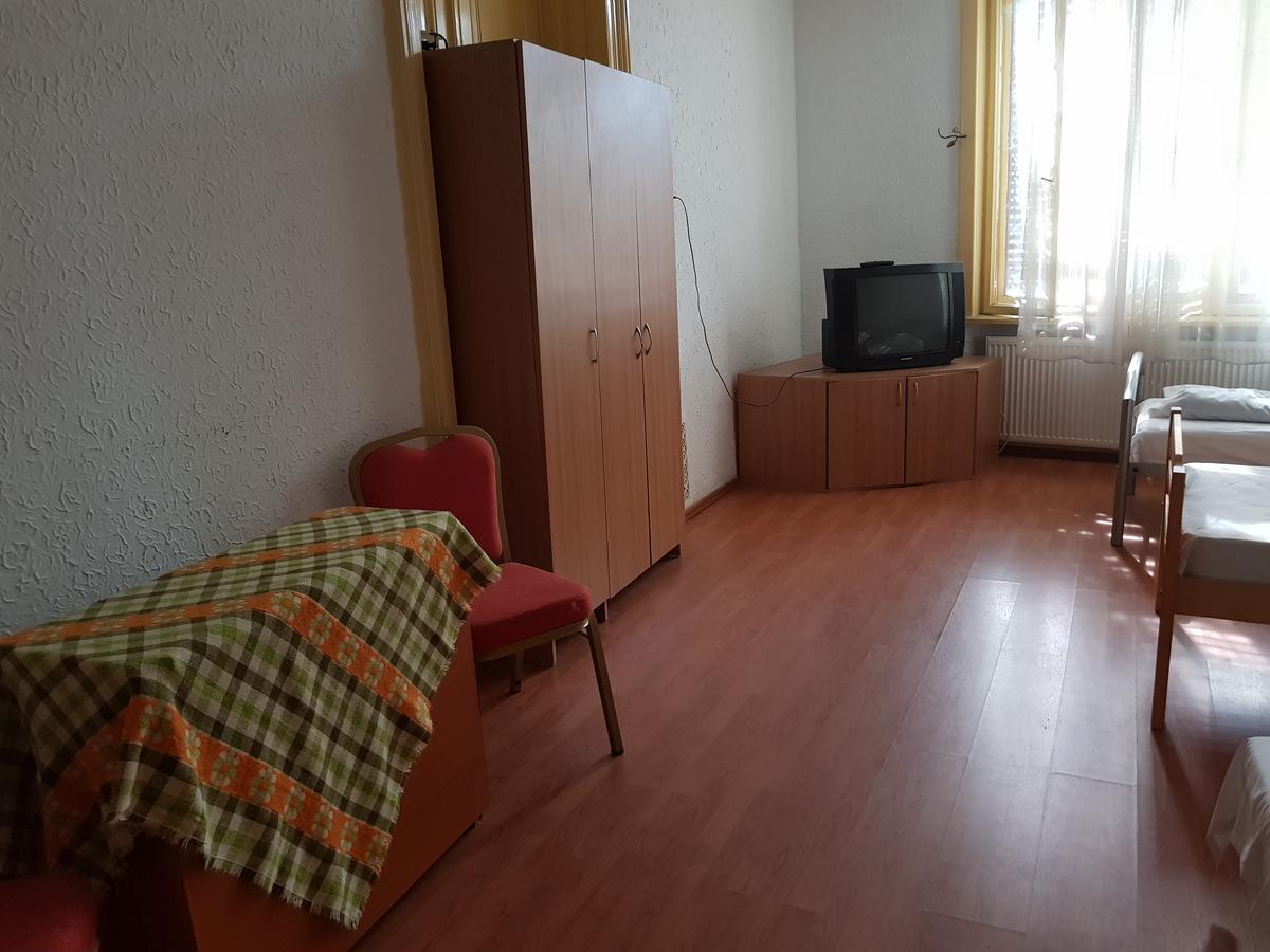 Casa Boiereasca Hostel Krajowa Zewnętrze zdjęcie