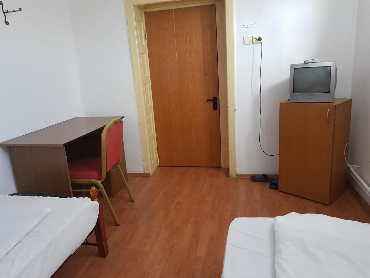 Casa Boiereasca Hostel Krajowa Zewnętrze zdjęcie