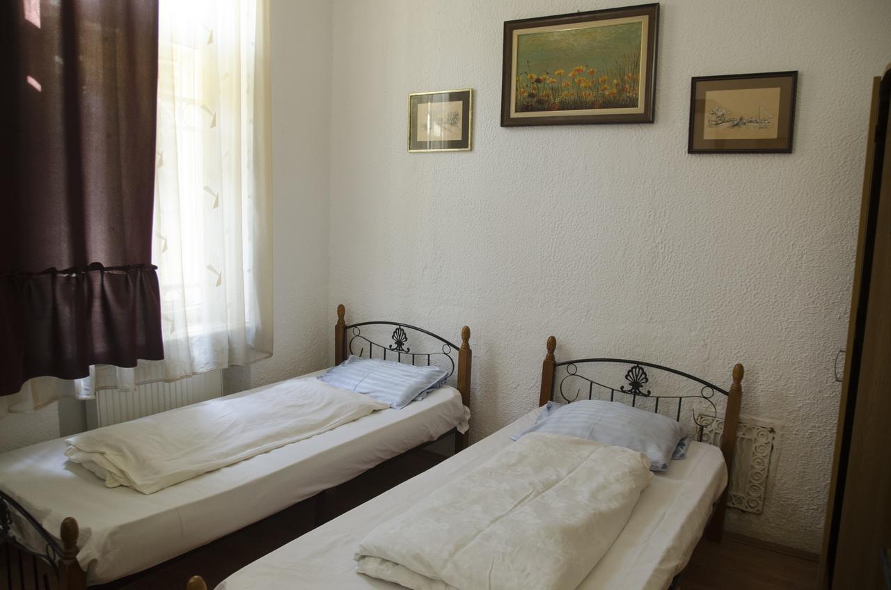 Casa Boiereasca Hostel Krajowa Zewnętrze zdjęcie